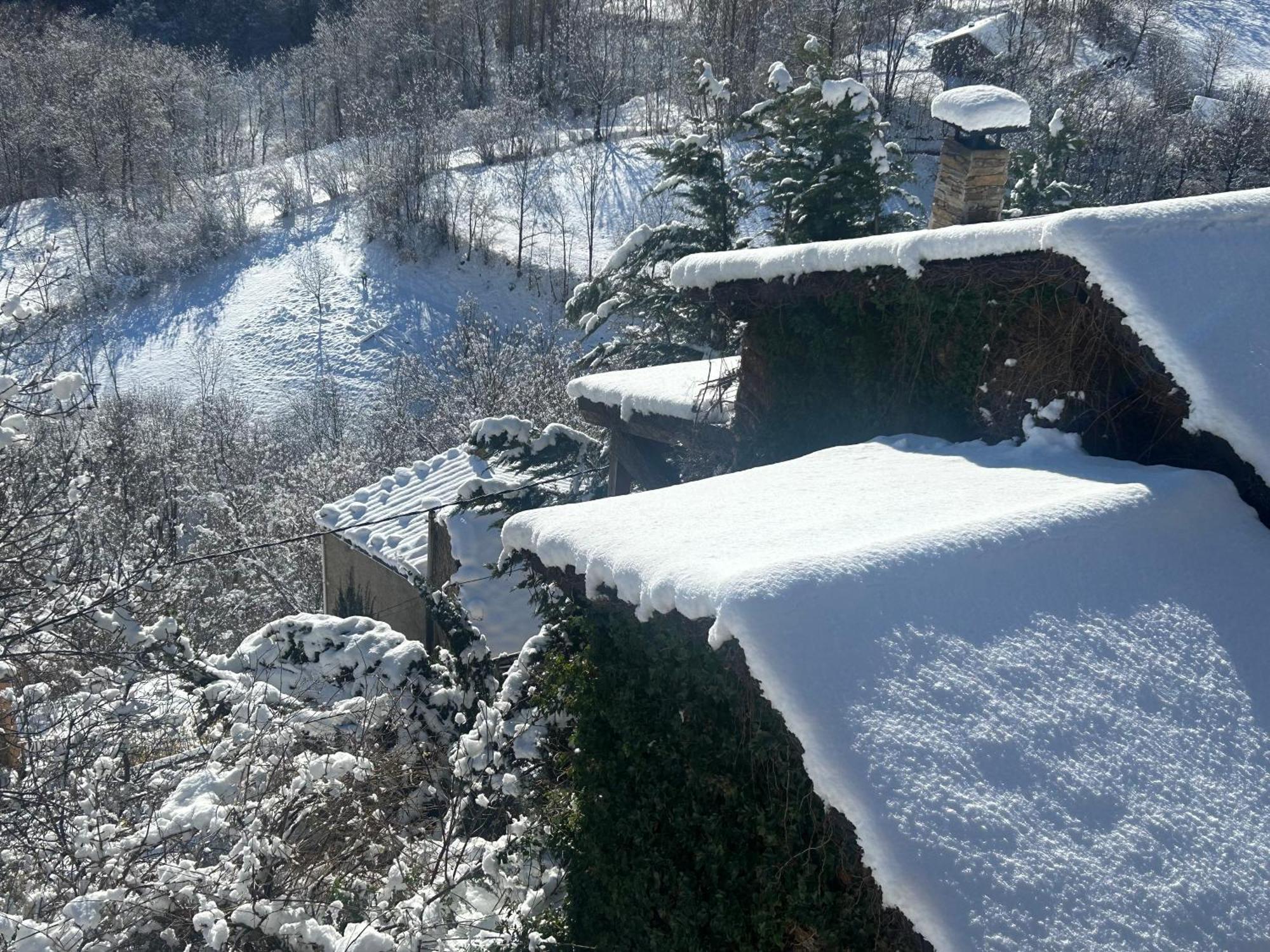 Casa Rural Pirineu Neva Villa Exterior photo